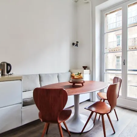 דירה Modern 3bdr/3bath - Louvre Museum/tuileries פריז